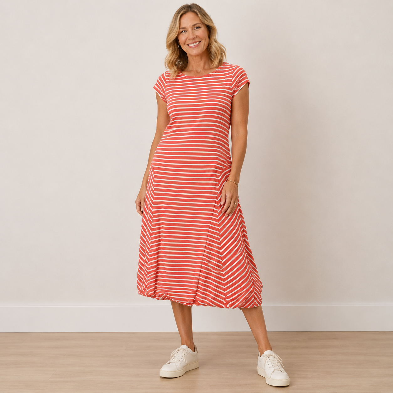 Dalmart ex mail order clothing model image featuring brand new women's mature fashion.